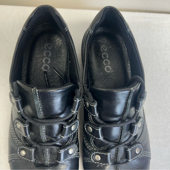 Ecco Womens 38 Black Leather Walking Shoes size 7/7.5 EUC Casual Sneakers - Picture 2 of 10
